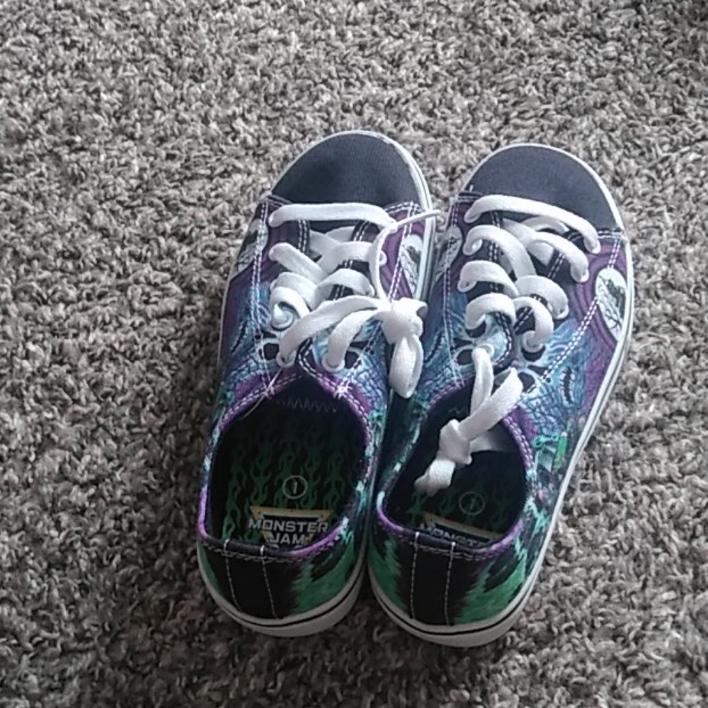 Grave digger shoes
